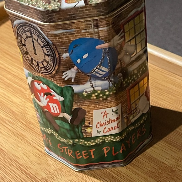 Vintage M&Ms Tin Christmas Village Clock Tower 2000 - Picture 4 of 10